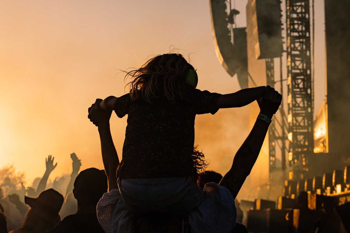Did you know kids under 12 score free entry to our General Admission area?

🤘That's right, all adult ticket holders can bring their little ones along and give them an experience they'll remember for a lifetime.

Browse upcoming tours and T&amp;Cs at adayonthegreen.com.au