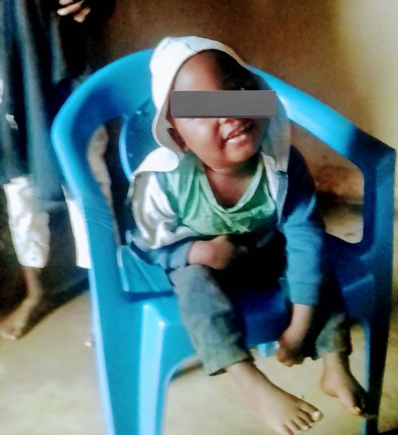 fr_petros's tweet image. Her name is Prosper, and she relies on others for mobility as she can't walk. She can't attend school or accomplish many tasks independently. What she needs is a wheelchair. I would be grateful if someone could assist her. I visited her home and prayed for her!