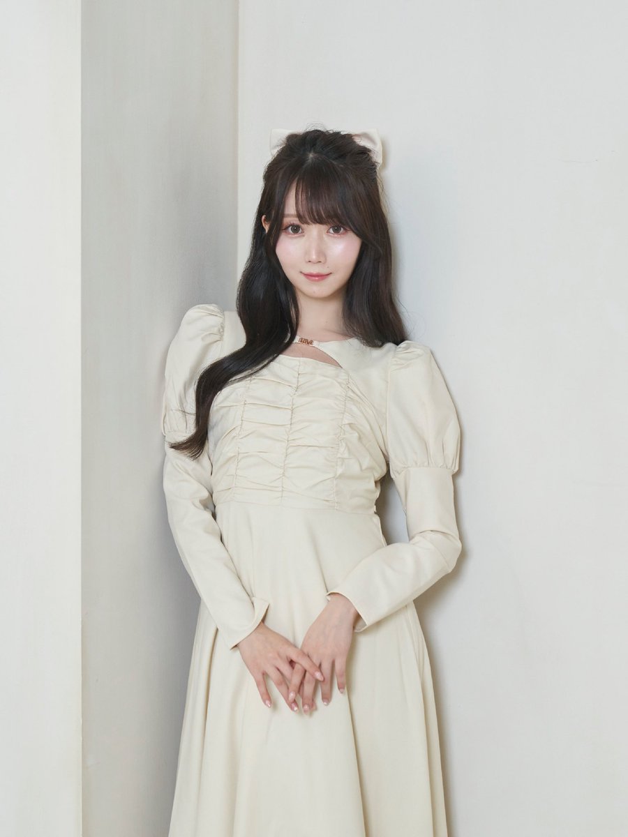 Rosé Muse decolletage charm dress Rosé Muse decolletage charm dress