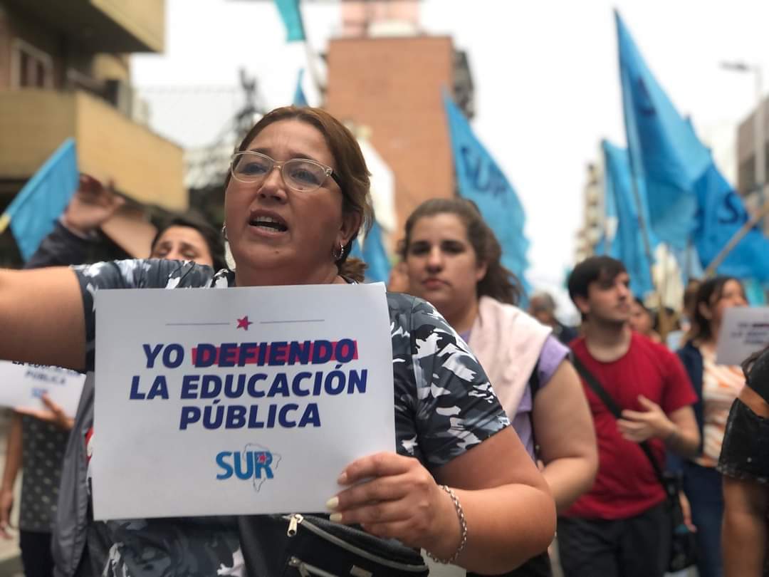 surtucuman's tweet photo. 📚 La educación pública es el motor que impulsa el progreso y la movilidad social. Permite a los jóvenes participar activamente en la construcción de un futuro mejor para Tucumán y Argentina. https://t.co/3xbgtARZC1