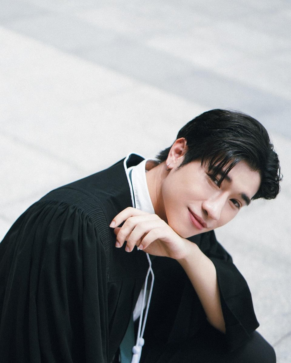 kusexyboy's tweet photo. “ตกหลุมรักพี่บัณฑิต” 💚🧑🏻🎓🎉 #Congratulations
-ออโต้
IG : @autodokeyoo
#มนุษยศาสตร์ #บัณฑิต #KU80 #KUSEXYBOY #AutoPhichaphop #บัณฑิตหล่อบอกต่อด้วย
🎓 รับจริง Thu, 10 Oct https://t.co/GYCdYp84cv