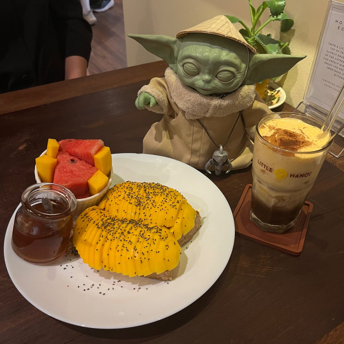 luvgrogu's tweet photo. 망고토스트로 마무리🇻🇳👋

#Grogu #babyyoda #TheMandalorian #ThisIsTheWay #StarWars https://t.co/cd4SxTdqbL