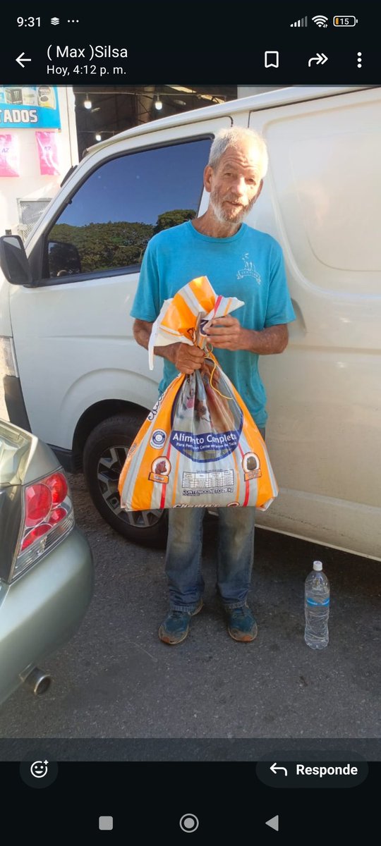 Buenas noches quien tiene un teléfono que no use para donarle a este viejito que cuida una manada en San Martin y tiene un perrito grave que debería traer al refugio hay que conseguir un teléfono para que se pueda comunicar ayudenlo el está cerca del hospital militar.