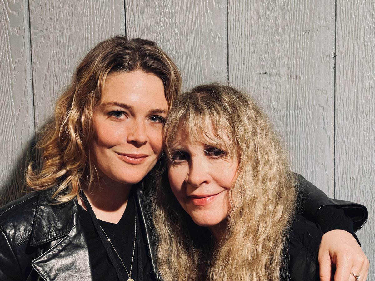 Maggie Rogers (@maggierogers) on Twitter photo spent the last few days hanging with + learning from this dear legend. watching her w her band + hearing stories from the road was so massively inspiring, especially as im starting this big tour in 1 wk. <a href="/StevieNicks/">Stevie Nicks</a> you are the most special. thank you for lighting the way🤍🌙✨ spent the last few days hanging with + learning from this dear legend. watching her w her band + hearing stories from the road was so massively inspiring, especially as im starting this big tour in 1 wk. <a href="/StevieNicks/">Stevie Nicks</a> you are the most special. thank you for lighting the way🤍🌙✨