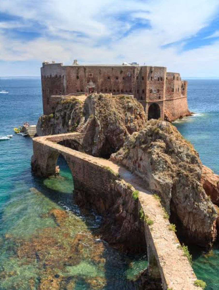 The spectacular fortress of the Berlengas archipelago in Portugal.

On the west coast of Portugal, almost at the western end of Europe, is Berlengas Archipelago, formed by three groups of islands and islets of granite origin, the main ones being Berlenga Grande (the only one