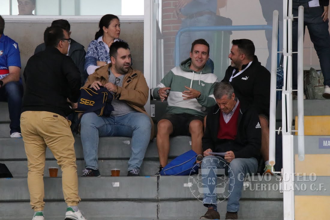 La #PeñaMiticos agradece el apoyo a título particular/profesional de los tertulianos del programa  "El Fútbol de Andar por Casa" de <a href="/TeVerasTV/">TeVerás</a>

<a href="/julio2garcia/">julio garcia</a> 
<a href="/carlosabengozar/">Carlos Abengózar</a> 
<a href="/chicastrin/">Miguel Castro</a> 

Se echó en falta a <a href="/WMontarroso/">Wenceslao Montarroso</a> 

📷 Cortesía <a href="/cspuertollanocf/">CS Puertollano CF</a> /<a href="/Santosjimenezte/">Santos Jiménez T.</a>
