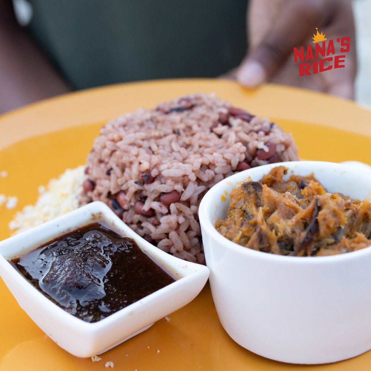 Have you tried Waakye with our delicious Nana's Rice? 

 Experience the perfect blend of soft, fluffy grains made right here in Ghana, bringing out the best in every bite of your favorite dish.  

 #NanasRice #iEatLocal #TasteOfGhana #WaakyeLovers