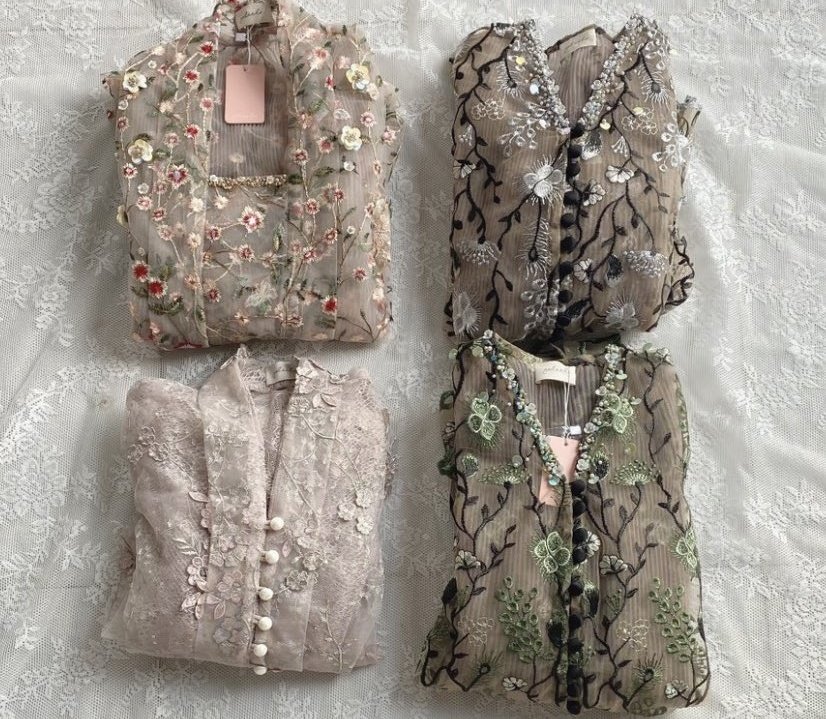 brand ini tuh koleksinya bagus semua, apalagi outfit kondangannya beneran cantik bangett😭💓