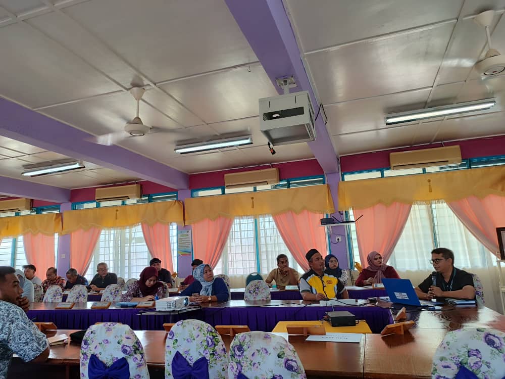 Lawatan dam taklimat tapak bagi sebutharga kerja² membina dewan terbuka berbumbung serta lain² kerja berkaitan di sekolah kebangsaan(LKTP) Sungai koyan, Lipis.
<a href="/JKRPAHANG/">JKR PAHANG</a>
<a href="/followers/">はうはう</a>