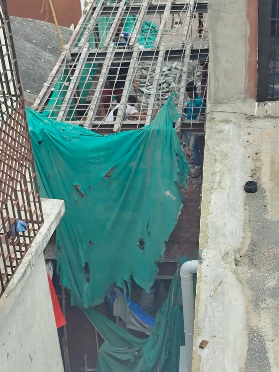 SirgurohAbid's tweet photo. Khadak, BLDG NO 6 is calling out @MybmcWardB officials! Marathe’s so-called ‘actions’ are pure theatrics, just a puppet for the land mafia. Like a sly cat swiping milk, thinking no one sees 😂 #ExposingCorruption #LandMafiaShow #BwardDisgrace https://t.co/AHoZ08UdMX