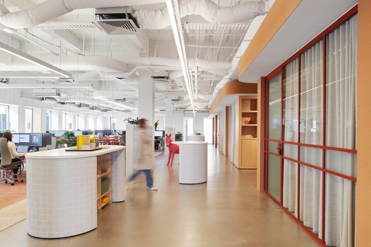 Our new Adelaide Studio adapts and reuses an iconic space in Adelaide’s CBD, creating a fun-filled, festive environment that echoes and amplifies the vibrance and warmth of our team 💛 Read more: hamessharley.com.au/project/hames-…
#interiordesign #sensorydesign #futurethinking