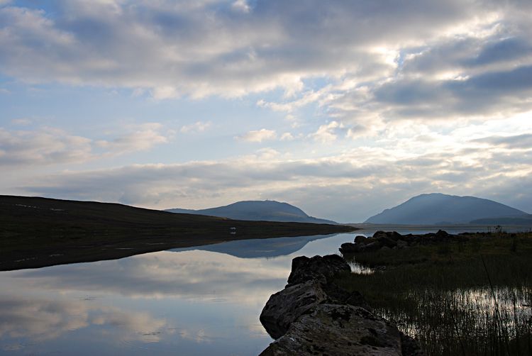 welovedonegal's tweet photo. Yesterday's #WhereInDonegal 
from #WeLoveDonegal 💚💛 

It was Lough Mourne between #Ballybofey &amp; #DonegalTown just before #Barnesmore with the distincive mountains of Croaghconnelagh (Connall's mountain) and Croaghonagh (Owen's mountain).

#Donegal #loughs #lakes https://t.co/qA3G2Wcves