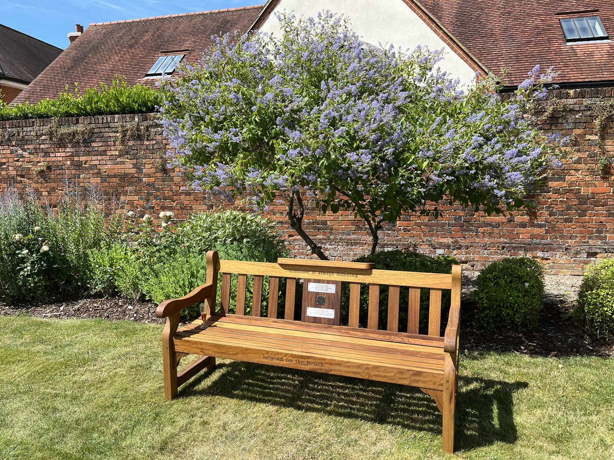 No1THFCProgs's tweet image. Every penny from every programme bought from me is donated to charity. For those wondering where the money goes and how it is spent; follow @Legend_on_Bench - Mental Health Awareness and Suicide Prevention benches, Someone is always listening 🙏🏻