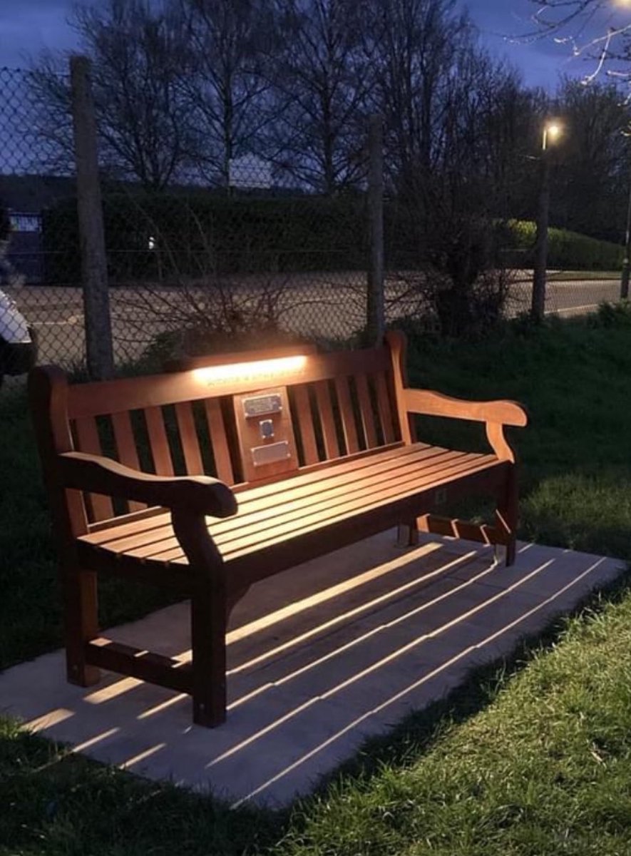 No1THFCProgs's tweet image. Every penny from every programme bought from me is donated to charity. For those wondering where the money goes and how it is spent; follow @Legend_on_Bench - Mental Health Awareness and Suicide Prevention benches, Someone is always listening 🙏🏻