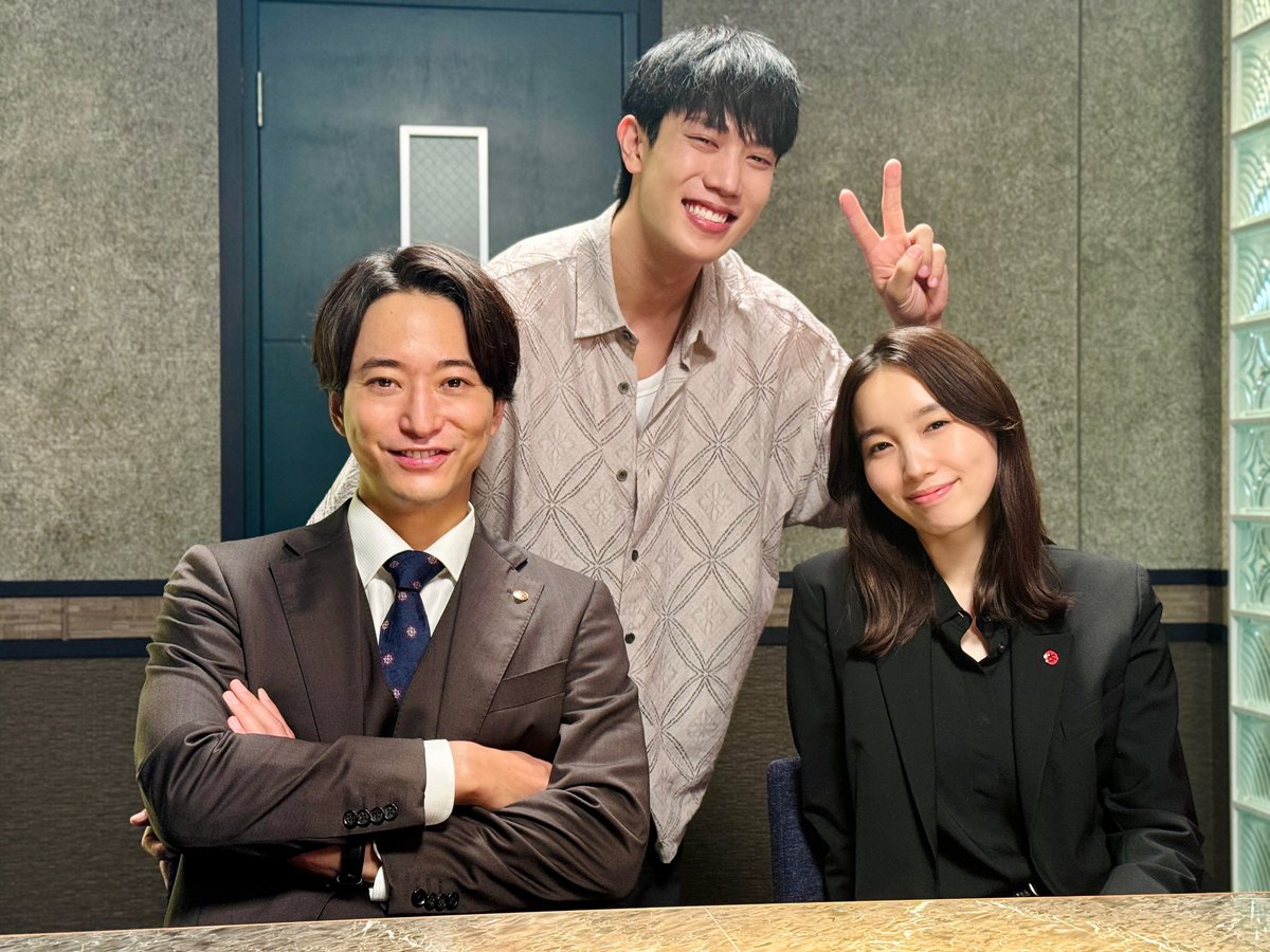 8octo_ytv's tweet photo. |◤ #オクトー Season2 ◢|

\\ 初回放送まであと2️⃣時間 //

謎の容疑者･クリット(#grtsp)と
朱梨(#飯豊まりえ)&amp;風早(#浅香航大)の元バディ
3人のオフショットをお届け📸✌🏻
この人物、一体何者？

見逃し防止のため
お気に入り登録も忘れずに…💭
https://t.co/Y6bJFbohGC https://t.co/l4x00Go9d3
