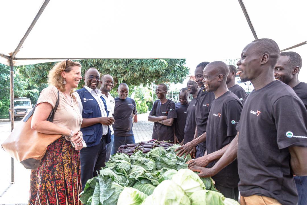 AVSIUganda's tweet photo. Since 2021, @FondazioneAVSI in partnership with @CordaidUganda thru @TheSAYproject has trained &amp; supported 4K+ #refugee &amp; host #youth in the Bidi-Bidi Settlement, Yumbe 🇺🇬. As we close this successful program, we celebrate the milestone of 3K+ youth now self-employed @NLinUganda https://t.co/sPk2PoyALJ