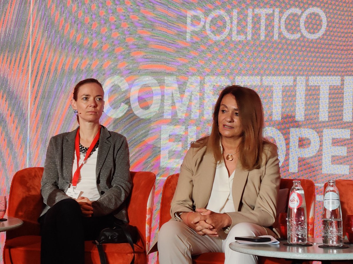 Hans Arents 🦅 (@arentsha) on Twitter photo At the @PoliticoEurope Competitive Europe Week event on #TechAI, <a href="/LucillaSioli/">lucilla sioli</a>, head of the European AI Office, argues that the #AIAct does *not* overlap with the #GDPR. The GDPR is #complementary to the AI Act and should guarantee that AI uses data in a way that respects privacy At the @PoliticoEurope Competitive Europe Week event on #TechAI, <a href="/LucillaSioli/">lucilla sioli</a>, head of the European AI Office, argues that the #AIAct does *not* overlap with the #GDPR. The GDPR is #complementary to the AI Act and should guarantee that AI uses data in a way that respects privacy