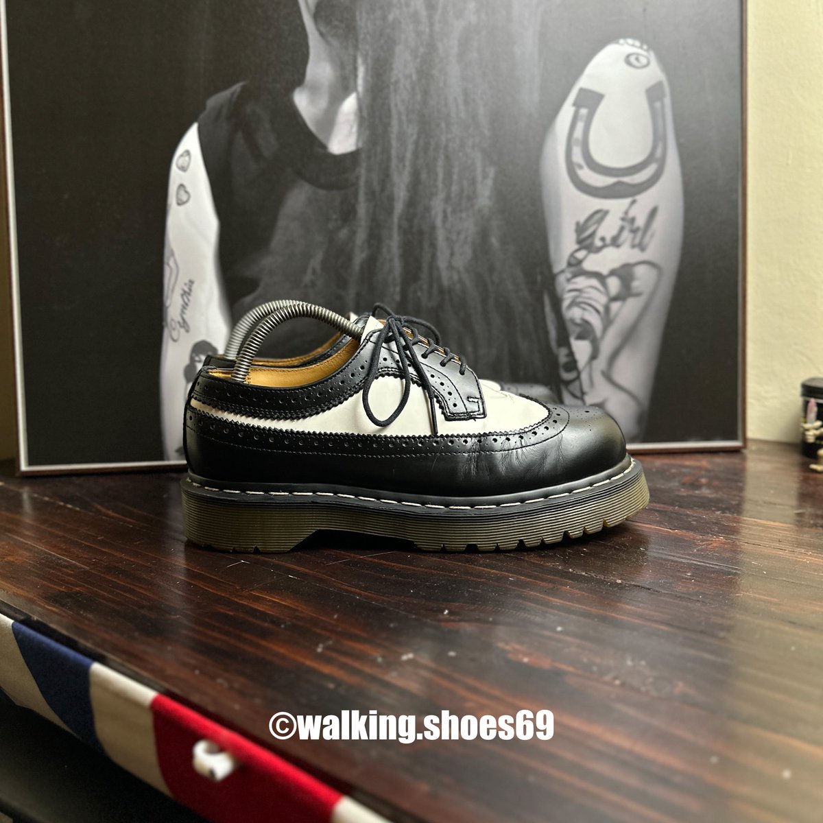 yosefhidayat89's tweet image. Dr. Martens Brogues B&amp;amp;W
Size 41 / 7uk / 26cm MIC
Price : 1jt
Jakarta Selatan
082111952199
Walking.shoes69
•
Rekber @rekber.docmarters.indonesia atau melalui e-commerce orange/ijo dikenakan charge 10% dari harga barang
•
#walkingshoes #jualdocmart #jualdocmartsecond