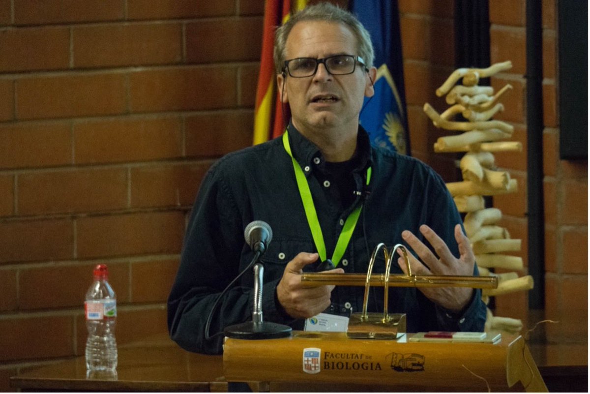 📣 𝐏𝐞𝐫 𝐪𝐮𝐞̀ 𝐧𝐞𝐜𝐞𝐬𝐬𝐢𝐭𝐞𝐧 𝐥𝐚 𝐢𝐧𝐭𝐞𝐥·𝐥𝐢𝐠𝐞̀𝐧𝐜𝐢𝐚 𝐞𝐥𝐬 𝐚𝐧𝐢𝐦𝐚𝐥𝐬?
📆 3 d’octubre
⏰ 19:30
📍 Casa de Cultura de Girona (<a href="/casadeculturagi/">Casa Cultura Girona</a>)
👤 Daniel Sol (<a href="/IBE_Barcelona/">Institute of Evolutionary Biology (IBE)</a>, <a href="/CREAF_ecologia/">CREAF</a> )
👉 tuit.cat/y7SjY