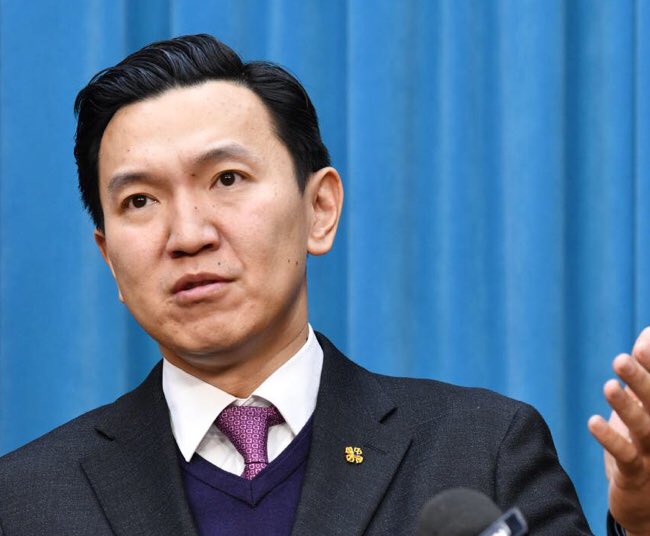 Өдөр шөнөгүй том баажээдэг нэг золбин гичий гарчээ❗️❗️

Баялгийн хараал-ерөөл ч бил үү дээрмийн хуулийг 5 сард МАНЖАНХҮН шээснүүд бүр 💯 ярсхийтэл баталсан бдаг❗️❗️

Хамтарсан засаг гэгч КРЕМЛЬЧҮҮД бүр сонгуулиас өмнө гөхөлцөж байсан бгаам шүү ФИСТААКУУД❗️❗️