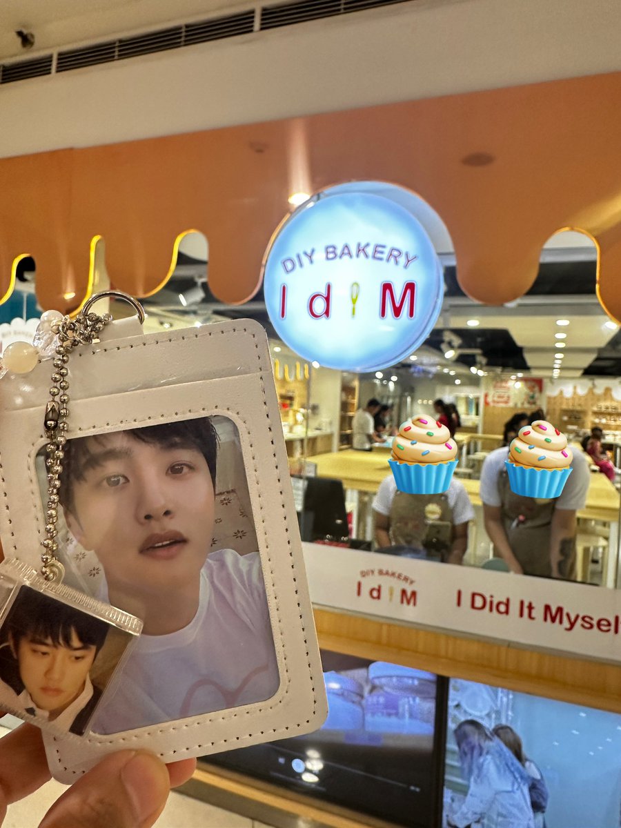 dohkyungsoofied's tweet photo. Got my free mini diy cake from idimdiybakery for all dandanie #BloomInMNL goers 🤗 https://t.co/4VjG9JBhnE