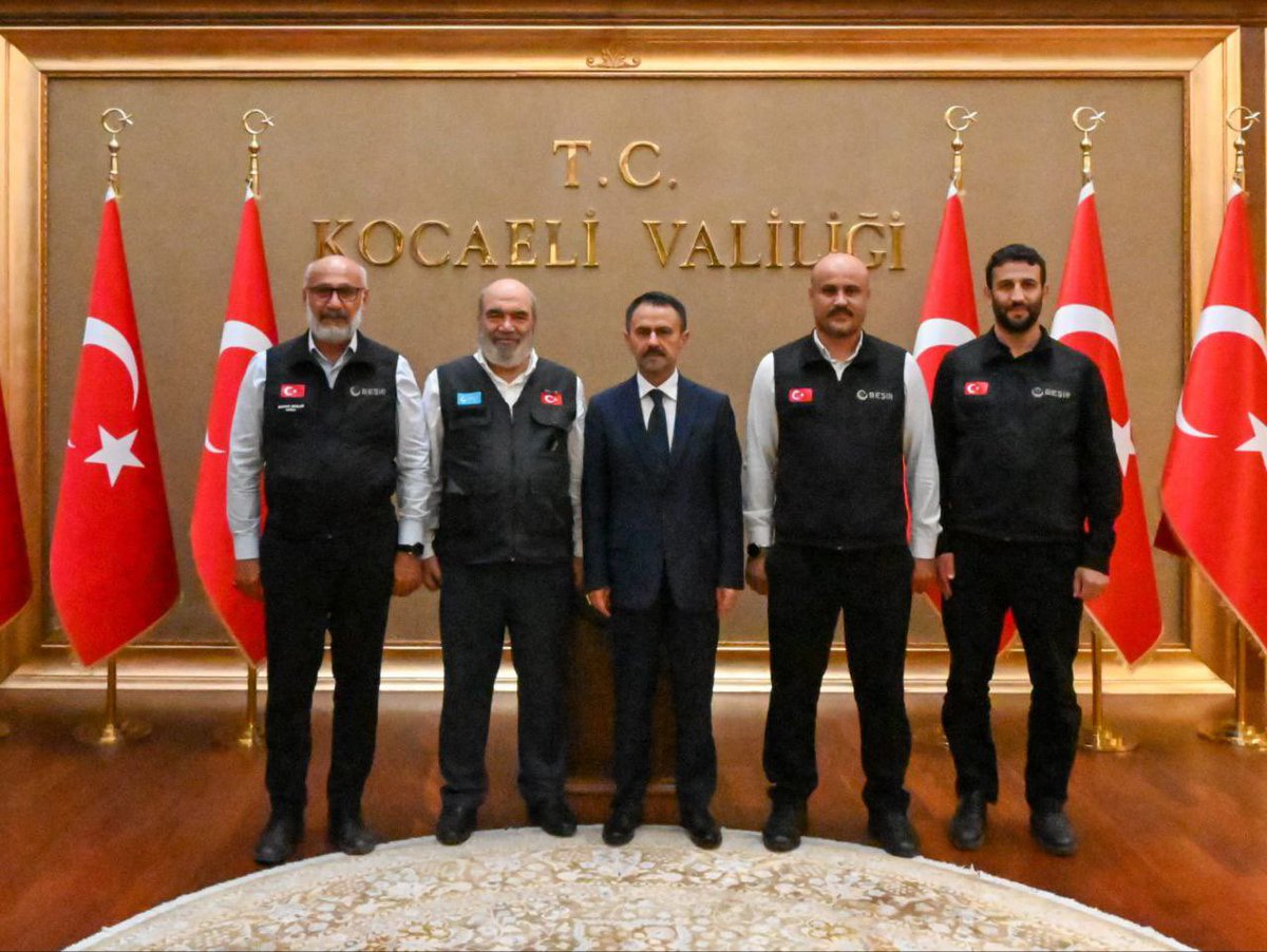 Beşir Derneği olarak  Kocaeli Valisi Sayın İlhami Aktaş’ı Ziyaret edip istişarelerde bulunduk. 

Kabul ve desteklerinden dolayı teşekkür ediyoruz. 

kocaeli.gov.tr/besir-dernegin…