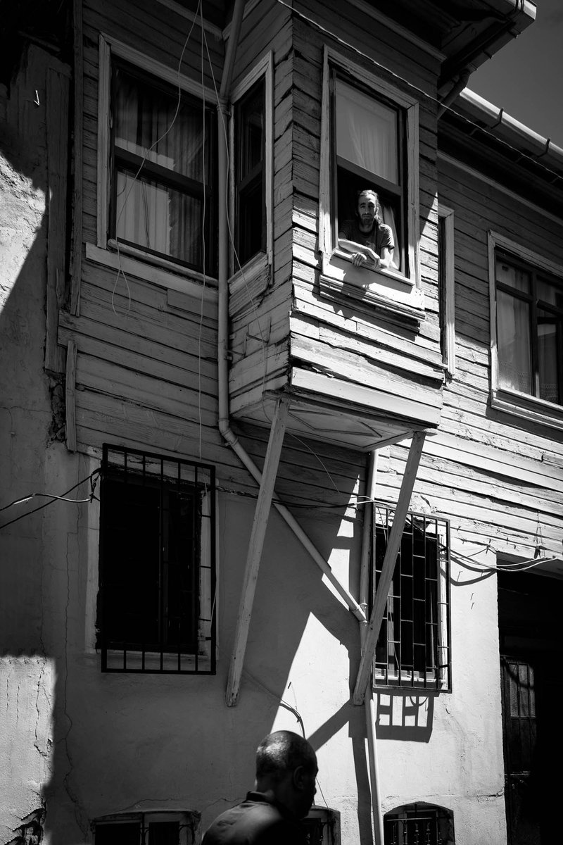 nvtpts's tweet photo. Işık&amp; Gölge 
#İstanbul #streetphotography #photography #myPhoto #SonyAlpha #streetphotographyX #bw https://t.co/th13XZJCmG