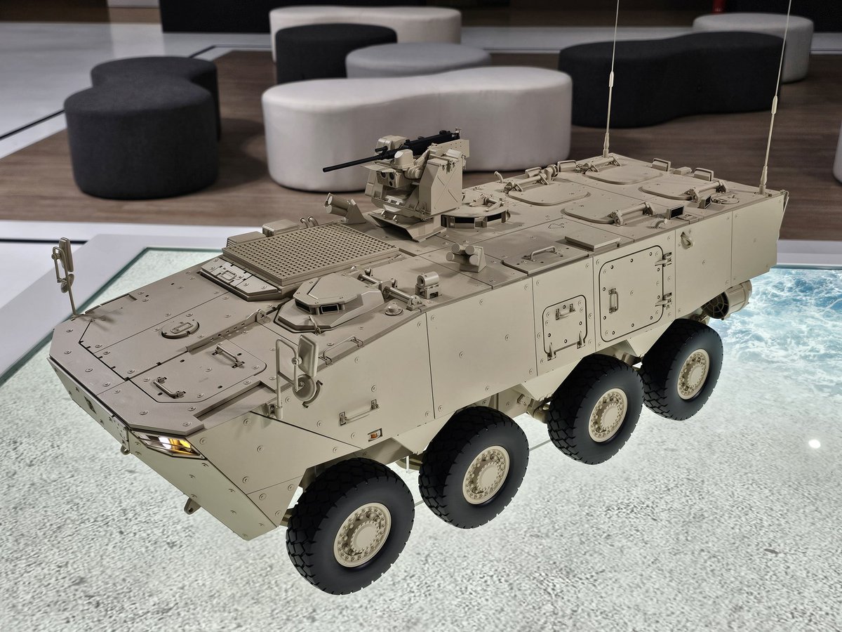 PENxSWORD's tweet photo. #HyundaiRotem showed a model of the #K808 WAV in #Peruvian #Army colours for the 1st time. It claimed in late April that it was downselected as the preferred bidder for 30 K808s worth ard $60 million through #STX. This will be the 1st export success of the WAV. #KADEX2024 #Peru https://t.co/q9n6IbhTrM