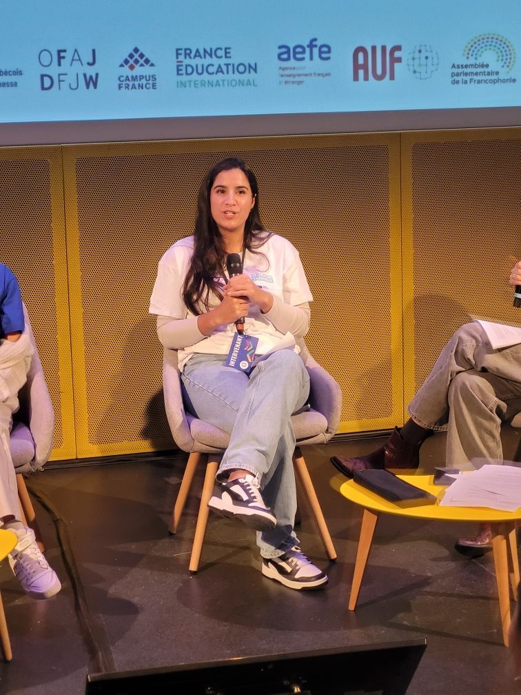 ErasmusPlusFRJS's tweet photo. L'Agence du @ServiceCivique était présent hier au #FestivaldelaFrancophonie qui se tient à la Gaïté Lyrique, à Paris, jusqu'au 6 octobre.

Parmi les intervenants, Fatma, volontaire tunisienne CES, a eu l'occasion de partager son expérience et d'échanger sur l'engagement. https://t.co/LZHyhVp3n1