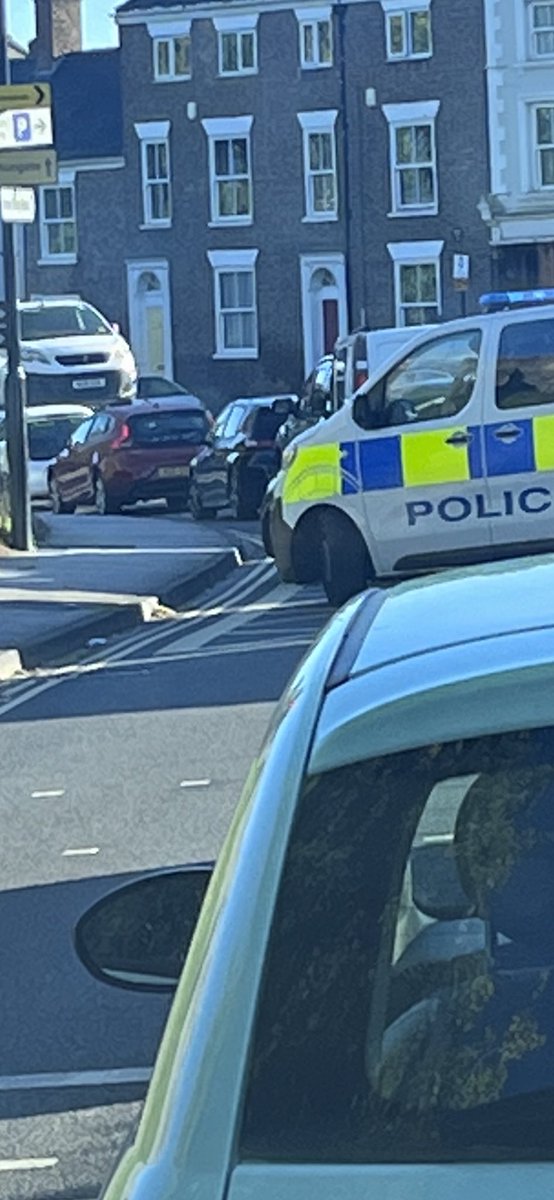 webuildyork's tweet photo. @NYorksPolice what’s point of a yellow box if you guys ignore it!!! Set an example https://t.co/GVp4qbUSpA