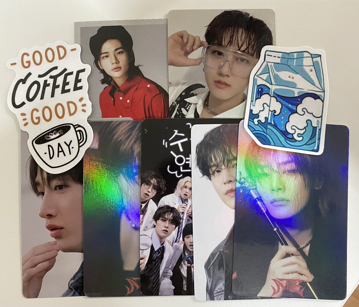 pyeongiecart's tweet photo. dominATE in Bulacan freebies

ᯓᡣ𐭩 giving away random envelopes filled w/ 2 official pcs + lomo cards + stickers (some may even have photocard sleeves inside)

ᯓᡣ𐭩 no need to follow me
ᯓᡣ𐭩 let's go &amp; enjoy the con

#dominATE_BULACAN
#YouMakeStrayKidsStay
#SKZ_in_Bulacan https://t.co/LKSnkcjMCE