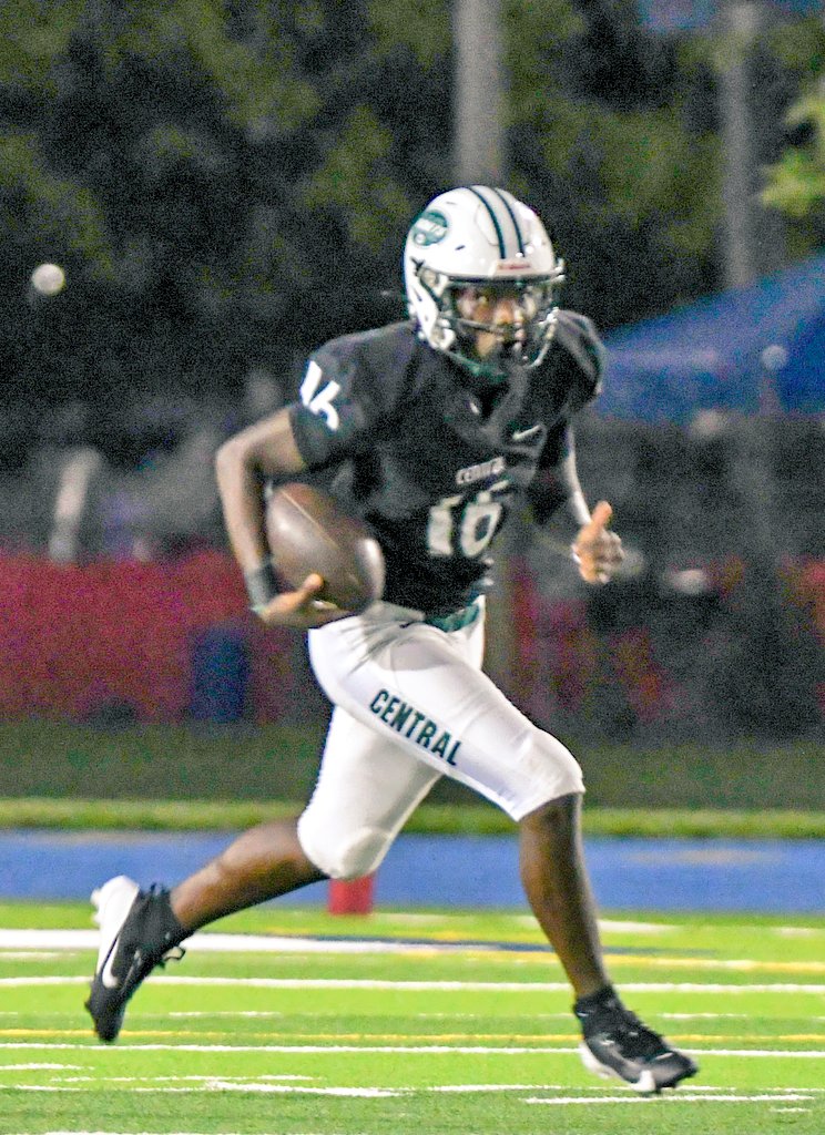Athletics_MDCPS's tweet photo. ๐จ Friday Night Lights Alert! ๐จ
Get ready for an epic showdown as @MiamiCentral95 takes on @MNW_Bulls1955 this Friday at "The Mecca" (Traz Powell Stadium) at 7:30 PM! ๐๐ฅ #YourBestChoiceMDCPS #IgnitingExcellence #FridayNightLights #FamilyFunFootball https://t.co/4akOeIqDEk