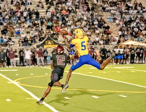 Athletics_MDCPS's tweet photo. ๐จ Friday Night Lights Alert! ๐จ
Get ready for an epic showdown as @MiamiCentral95 takes on @MNW_Bulls1955 this Friday at "The Mecca" (Traz Powell Stadium) at 7:30 PM! ๐๐ฅ #YourBestChoiceMDCPS #IgnitingExcellence #FridayNightLights #FamilyFunFootball https://t.co/4akOeIqDEk