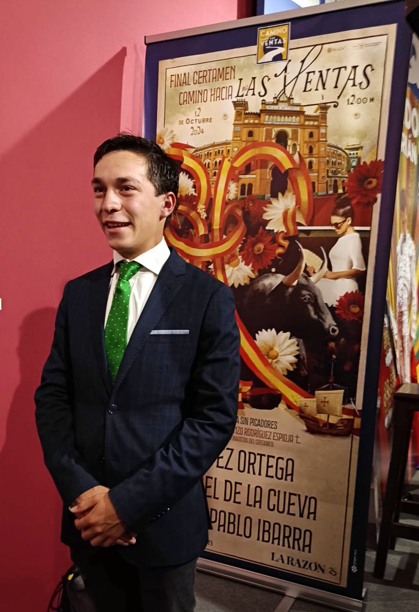 🔴 Nuestro alumno Santiago López-Ortega participará el próximo 12 de octubre en la final del #CaminohaciaLasVentas

👉 Este miércoles ha participado en la presentación en Las Ventas junto a los diestros Fernando Adrián y Borja Jiménez.