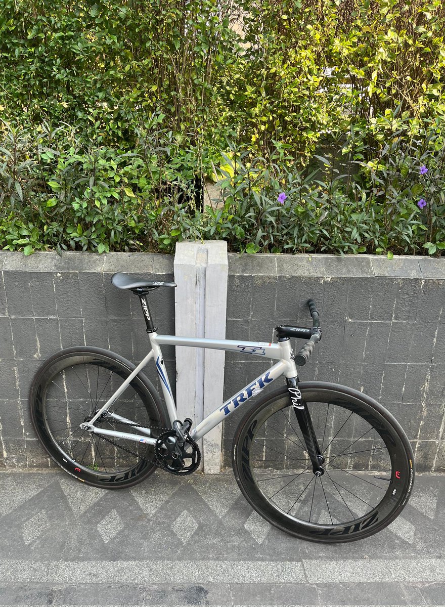 gabaubawang's tweet photo. WTS beberapa frameset (frameset only) kesayangan aing,  beberapa part dijual jg menyusul jika frame sudah laku,

-Specialized allez rhc 22jt nego
-Bob Jackson 9,5jt nego
-Trek T1 9,5jt nego
-Leader Kagero 9jt nego
-Colossi One 12jt nego

Detail di Alt yaa

#fnfjb https://t.co/VyS5w090pL