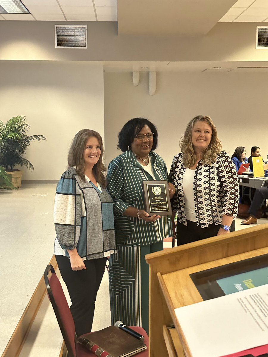 Yimiya Pearson (@yimiyap) on Twitter photo NCDPI Sandhills Region's Science of Reading True Trailblazer Award -presented during today's Leadership meeting to <a href="/CumberlandCoSch/">Cumberland County Schools</a>! The district was praised for its intentional and systematic approach to improving literacy outcomes. Academic Services has #premierprofessionals! NCDPI Sandhills Region's Science of Reading True Trailblazer Award -presented during today's Leadership meeting to <a href="/CumberlandCoSch/">Cumberland County Schools</a>! The district was praised for its intentional and systematic approach to improving literacy outcomes. Academic Services has #premierprofessionals!