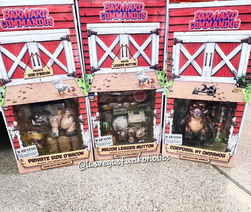LVFunkoholics's tweet image. Closer look @Walmart and at Premium Dna Toys Barnyard Commandos.

 #thegreatgarloo #Roboforce #bikermicefrommars #Walmart #Nacelleverse #toystagram #toyphotography #toynews #collectible #nerdculture  #retro #garloo #actionfigures