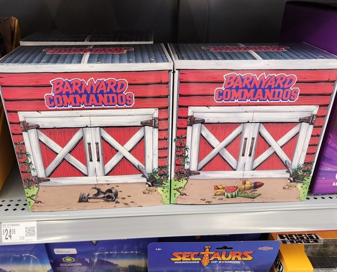 LVFunkoholics's tweet image. Closer look @Walmart and at Premium Dna Toys Barnyard Commandos.

 #thegreatgarloo #Roboforce #bikermicefrommars #Walmart #Nacelleverse #toystagram #toyphotography #toynews #collectible #nerdculture  #retro #garloo #actionfigures
