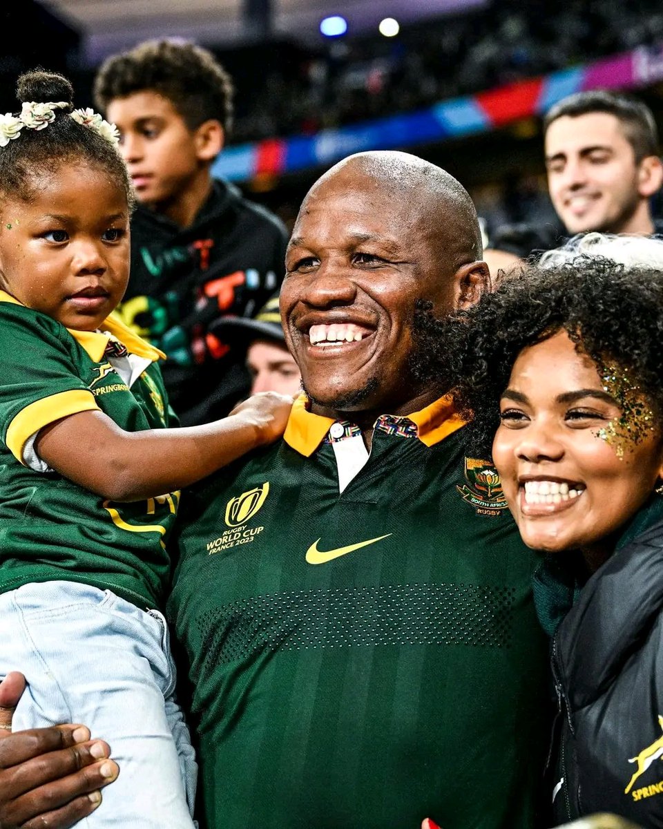 Ephraim_Snr's tweet photo. Why rugby players are more family oriented than football player?🤔