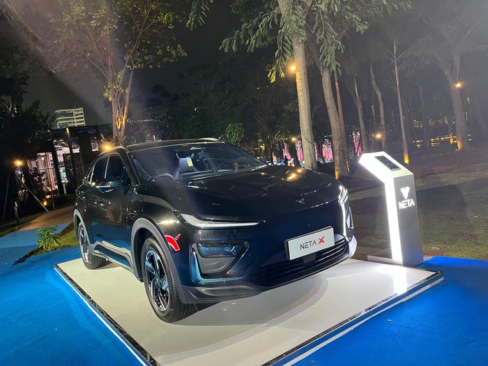 detikoto's tweet photo. #FOTO Neta Auto Indonesia mengumumkan harga resmi Neta X. Mobil listrik ini dibanderol mulai Rp 428 juta. Yuk lihat lebih dekat.
Foto: Luthfi Anshori/detikcom
>> https://t.co/SfqLeJlQTL
#detikoto #Neta #NetaX #Mobil #MobilListrik #KendaraanListrik #Otomotif https://t.co/SJcKNt2RAg