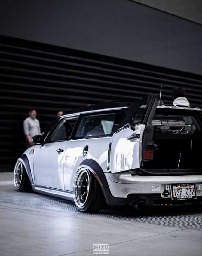 CooperCvlt's tweet photo. Good work. Photo from: @mizu_photosession #CooperCvlt #MiniCooper #MiniClubman #bagged #fitment #watanabe #fitment #baggedmini #clubby #stance https://t.co/EpSylGAMxu
