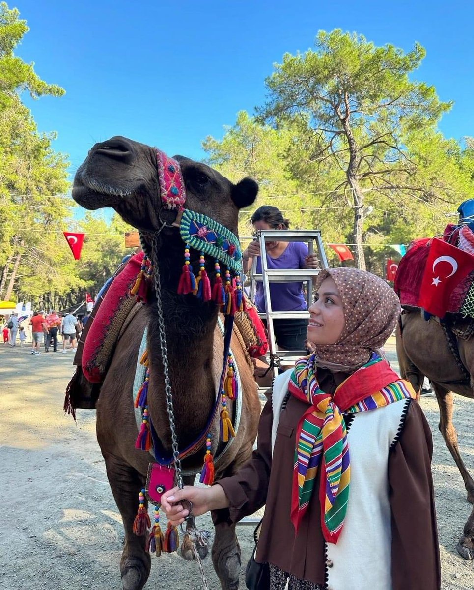 Mersinli bir Yörük kızı ! 👩🏻‍🌾🐫🇹🇷 #Gülnar