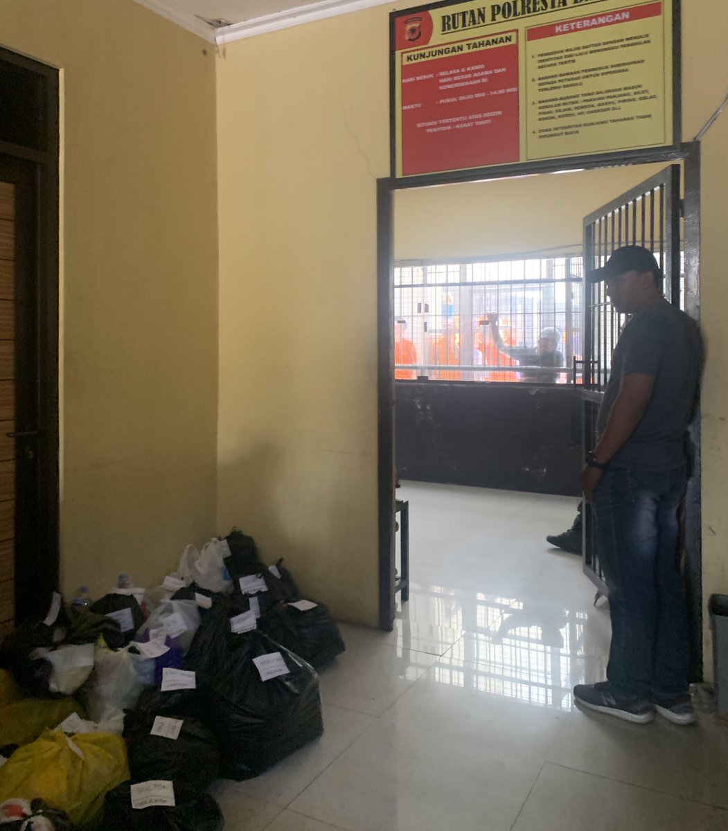 Urng ka titipan pesen ti barudak nu 6’an ieu salam ti barudak 6’an ieu jeung nga nuhun keun pisan ka kabeh barudak boh timana wae, kondisi barudak di jero sehat, bahagia, sedih tehk karena maraneh na apal barudak kabeh nu di laluar ker memperjuangkeun🥹🥹