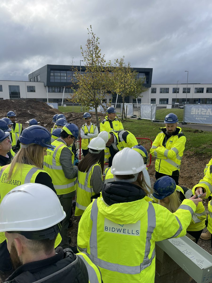 Mr C Deller FCCT tweet media