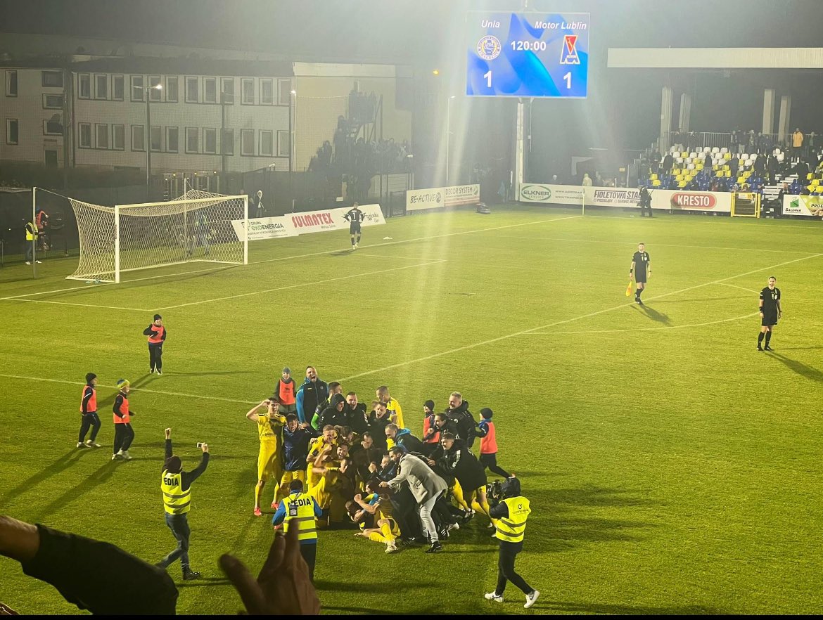 dziegiell26's tweet photo. Gratulacje @uniaskcofficial 
Może się spotkamy w finale?😅
@PogonGrodzisk https://t.co/rCI3zRm7lm