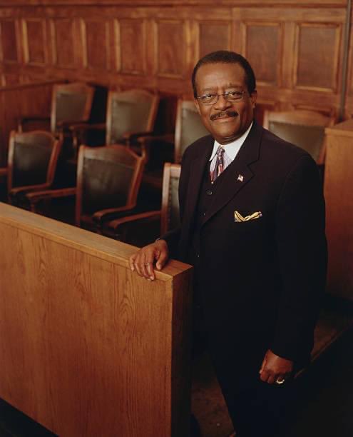 MsJuicyGenius's tweet photo. Birthday Twin -Johnnie Cochran - October 2, 1937 – March 29, 2005
HAPPY BIRTHDAY - R.I.P. https://t.co/fIzHxkAMEY