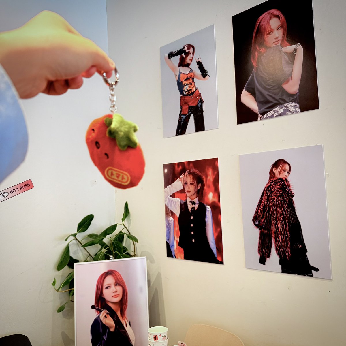 butter_jw's tweet photo. 드림캐쳐 시연씨 생일 축하드려요~
지우가 좋아하는.. 토마토랑 같이

#대원들은천하의왹왹대장만사랑해👾 https://t.co/6gsGTi6f0f