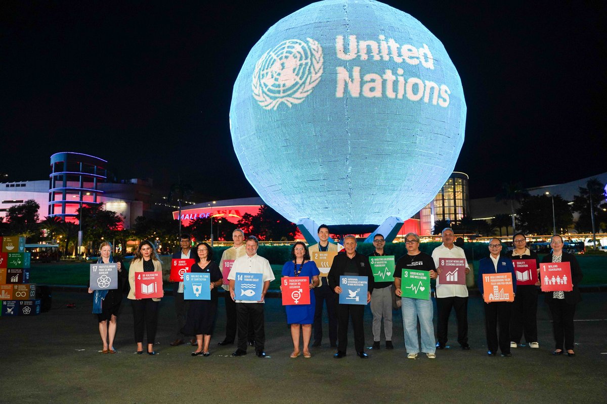 UNPhilippines's tweet photo. @TheMallofAsia @ggonzzalezz @UNFPAph @UNHCRPh @unicefphils @WFP_Philippines @WHOPhilippines @FAOPhilippines @IOM_Philippines @UNDPPH @UN “Following the recent #PactForTheFuture and #UNMonth this October, the @UN Country Team in 🇵🇭 and partners #StandUnited for #OurCommonFuture & #OurCommonAgenda.
It will take our collective efforts to realize this vision.” -@UNPhilippines Chief @ggonzzalezz https://t.co/uHoV8QHCbX