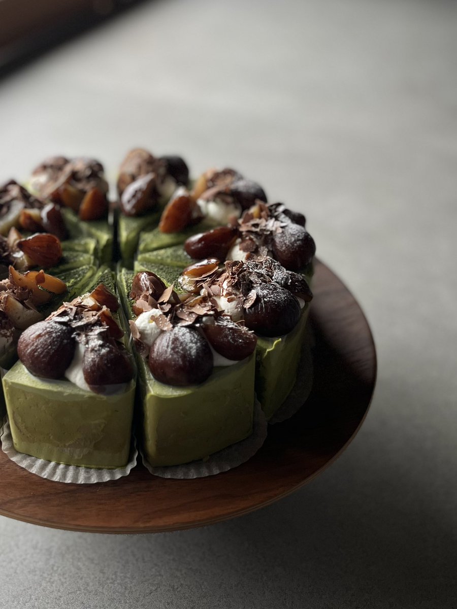 Noruman_cake's tweet photo. 抹茶と栗のケーキ🌰🌿 https://t.co/NrgjMtrdIg