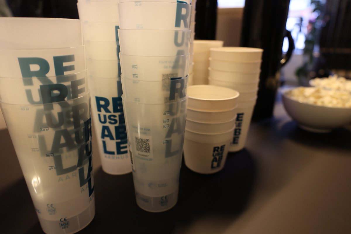 TOMRAGroup's tweet photo. 💡 How can reusable packaging cut waste daily? At Oslo Innovation Week, TOMRA explored this and more. Catch the event recap here: https://t.co/qXwUEVoTz2 https://t.co/ZxCtaFkOpO